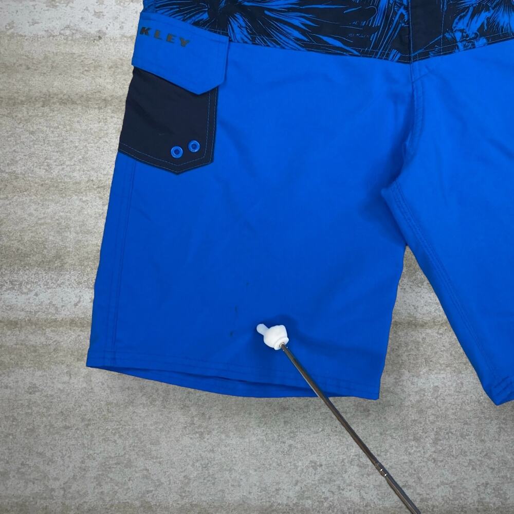 Vintage Y2K Oakley Swim Shorts 34x10 Royal Blue Black Floral 10" Inseam - Picture 5 of 5